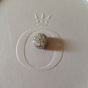 pandora love tree charm. Ale 925 silver